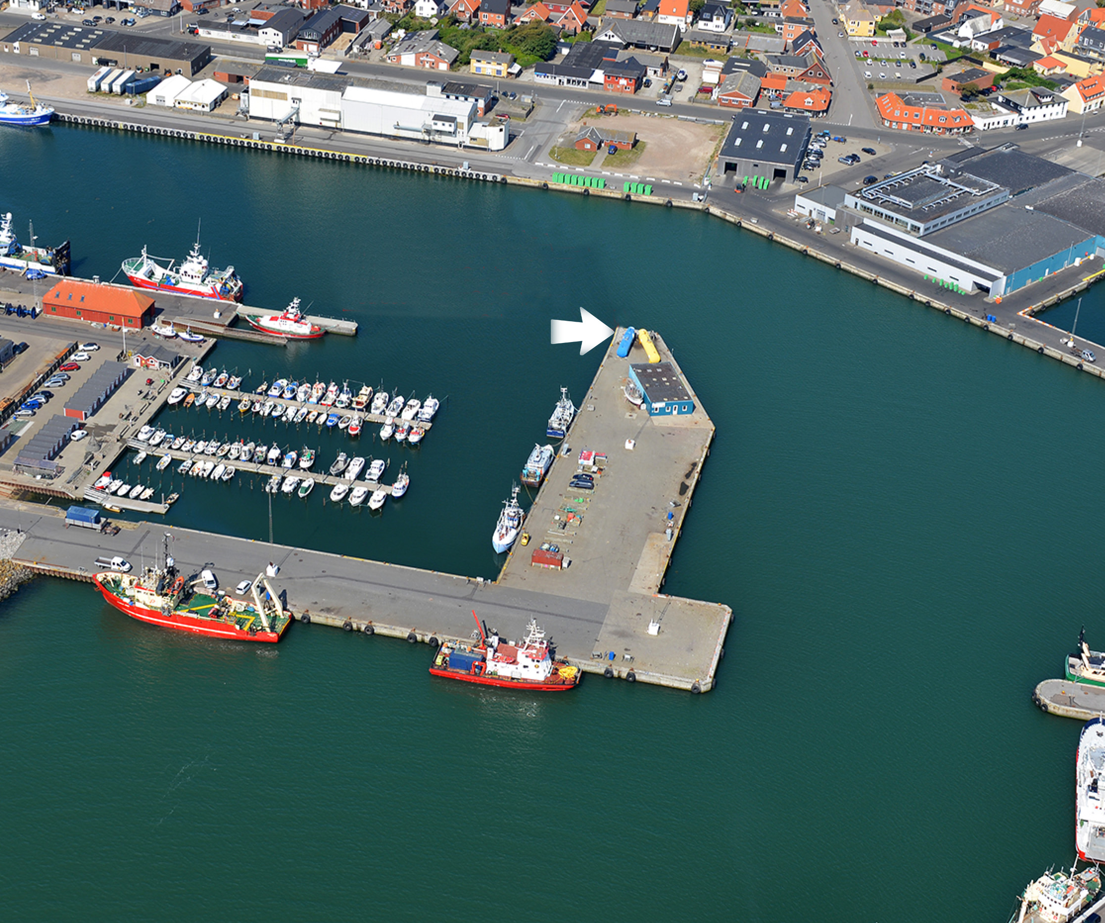 Billede Med Standere I Thyborøn Nordic Marine Oil Tværmole Kopier